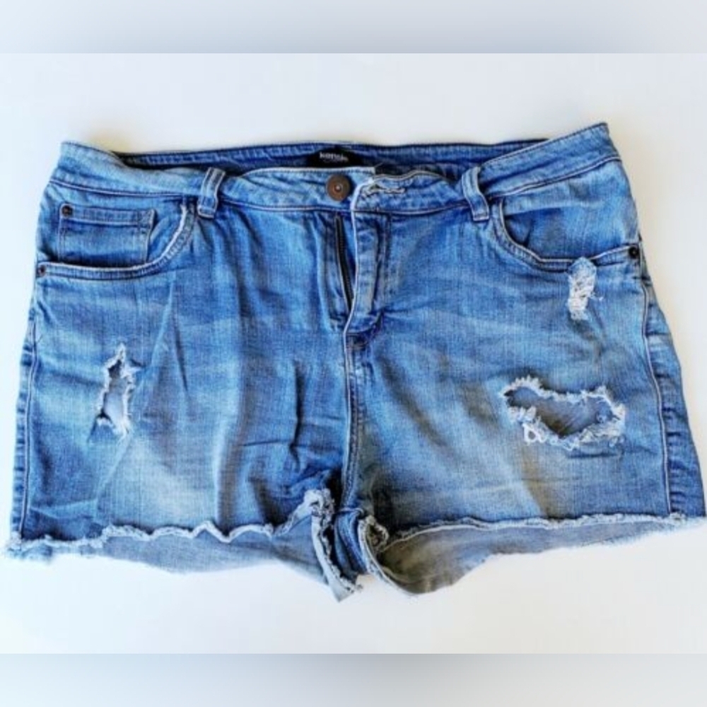 OLD NAVY Boyfriend Denim Mid-Rise Ripped Jean Shorts - Size 14
